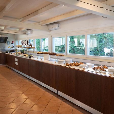 Club Del Sole Adriano Family Collection Hotel Punta Marina Bagian luar foto